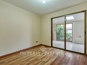 Oportunidad !!  Venta de casa en Condominio. Sector Arboleda de Peñalolén