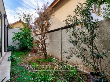 Oportunidad !!  Venta de casa en Condominio. Sector Arboleda de Peñalolén