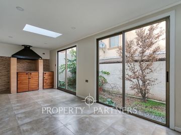 Oportunidad !!  Venta de casa en Condominio. Sector Arboleda de Peñalolén