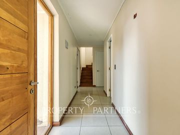Oportunidad !!  Venta de casa en Condominio. Sector Arboleda de Peñalolén