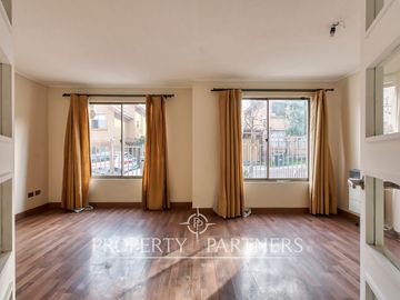 Oportunidad !!  Venta de casa en Condominio. Sector Arboleda de Peñalolén