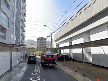 Departamento en  cuarto piso + estacionamiento cerca a Parque Casuarinas -Surco