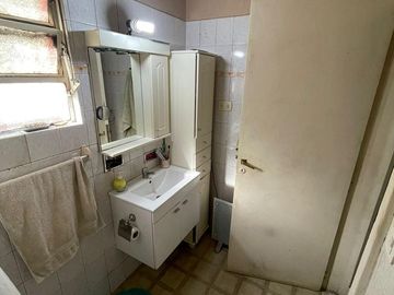 ZONA RESIDENCIAL- LOTE PROPIO  240 m2 - COCHERA Y FONDO CON DEPENDECIA