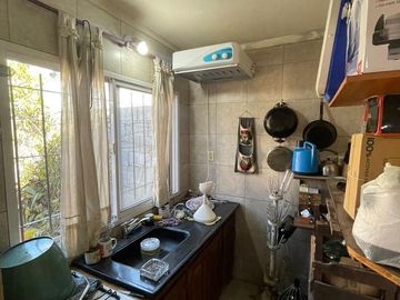 ZONA RESIDENCIAL- LOTE PROPIO  240 m2 - COCHERA Y FONDO CON DEPENDECIA