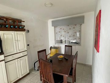 ZONA RESIDENCIAL- LOTE PROPIO  240 m2 - COCHERA Y FONDO CON DEPENDECIA