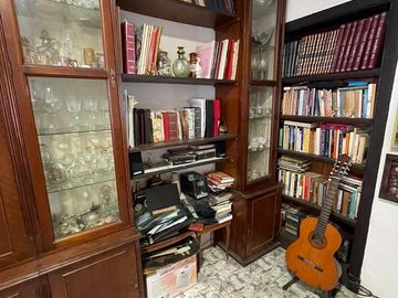 ZONA RESIDENCIAL- LOTE PROPIO  240 m2 - COCHERA Y FONDO CON DEPENDECIA