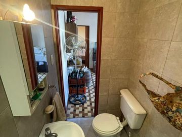 ZONA RESIDENCIAL- LOTE PROPIO  240 m2 - COCHERA Y FONDO CON DEPENDECIA
