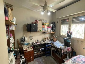 ZONA RESIDENCIAL- LOTE PROPIO  240 m2 - COCHERA Y FONDO CON DEPENDECIA