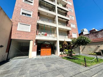 EXC 2 AMB C/Cochera. Banfield Este