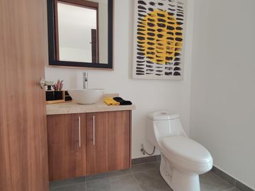 CASA VENTA CIUDAD MADERAS QUERETARO