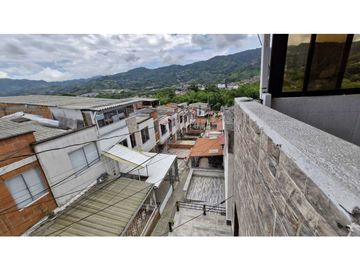 Amplia y moderna casa en Dosquebradas-Risaralda