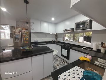 VENTA DE CASA CAMPESTRE SECTOR PUEBLO TAPAO