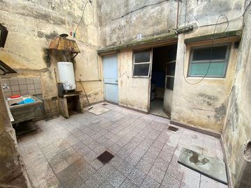 CASA A RECICLAR O LOTE EN PATERNAL