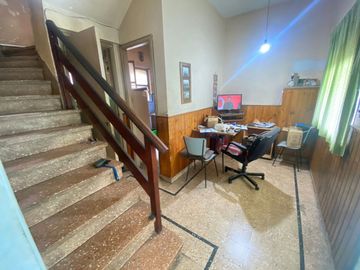 CASA A RECICLAR O LOTE EN PATERNAL