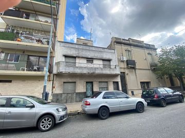 CASA A RECICLAR O LOTE EN PATERNAL