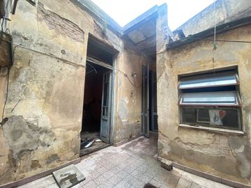 CASA A RECICLAR O LOTE EN PATERNAL