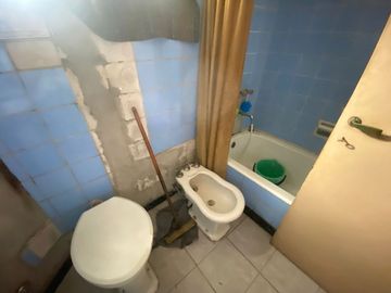 CASA A RECICLAR O LOTE EN PATERNAL
