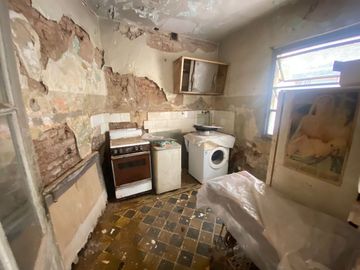 CASA A RECICLAR O LOTE EN PATERNAL