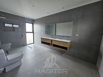Casa en Venta en Reserva Huilquilemu