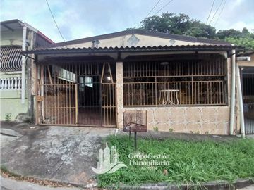 SE VENDE CASA EN VILLA LUCRE 3 RECMARAS KAF