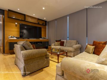 Espectacular Casa de Lujo con Alberca en Bugambilias en Venta