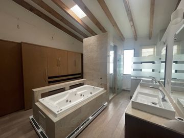 CASA en VENTA, CLUB DE GOLF LOS ENCINOS, LERMA, ESTADO DE MÉXICO