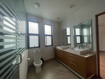CASA en VENTA, CLUB DE GOLF LOS ENCINOS, LERMA, ESTADO DE MÉXICO