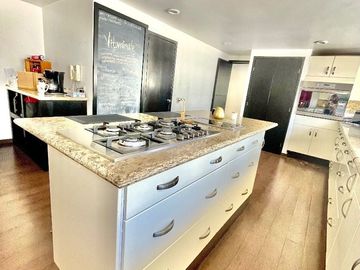 Venta Casa en Tecamachalco con amplios espacios y muy iluminada