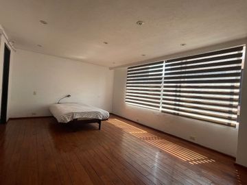 Venta Casa en Tecamachalco con amplios espacios y muy iluminada