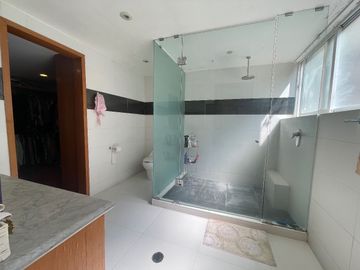 Venta Casa en Tecamachalco con amplios espacios y muy iluminada