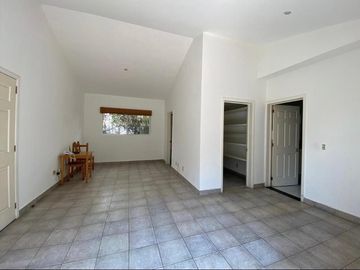 En Venta o Renta casa en Los Robles, Lerma, Estado de México