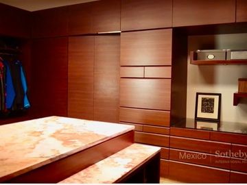 En venta Residencia en Club de Golf Los Encinos