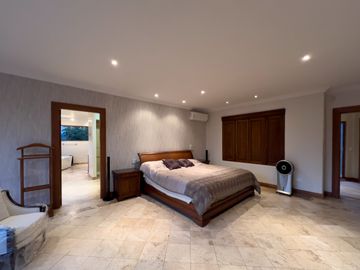 I3 CASA DE LUJO DE VENTA EN CUMBAYA