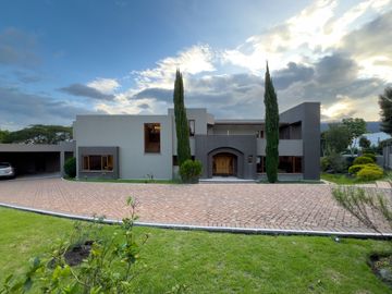 I3 CASA DE LUJO DE VENTA EN CUMBAYA