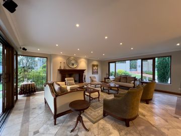 I3 CASA DE LUJO DE VENTA EN CUMBAYA