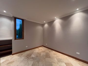 I3 CASA DE LUJO DE VENTA EN CUMBAYA