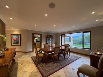 I3 CASA DE LUJO DE VENTA EN CUMBAYA