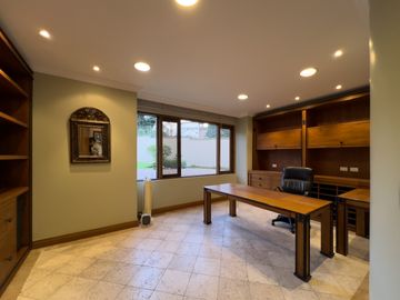 I3 CASA DE LUJO DE VENTA EN CUMBAYA