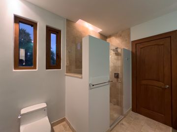 I3 CASA DE LUJO DE VENTA EN CUMBAYA