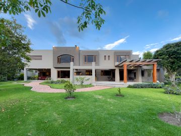 I3 CASA DE LUJO DE VENTA EN CUMBAYA
