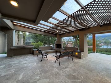 I3 CASA DE LUJO DE VENTA EN CUMBAYA