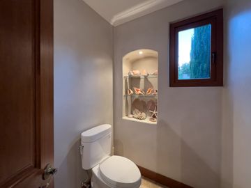I3 CASA DE LUJO DE VENTA EN CUMBAYA
