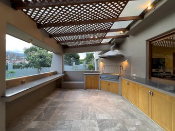 I3 CASA DE LUJO DE VENTA EN CUMBAYA