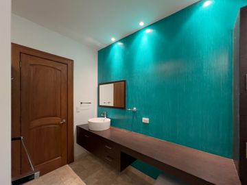 I3 CASA DE LUJO DE VENTA EN CUMBAYA