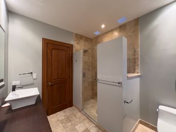 I3 CASA DE LUJO DE VENTA EN CUMBAYA