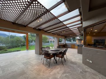 I3 CASA DE LUJO DE VENTA EN CUMBAYA