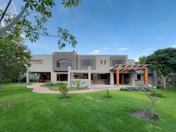 I3 CASA DE LUJO DE VENTA EN CUMBAYA