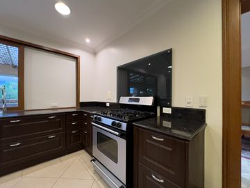 I3 CASA DE LUJO DE VENTA EN CUMBAYA