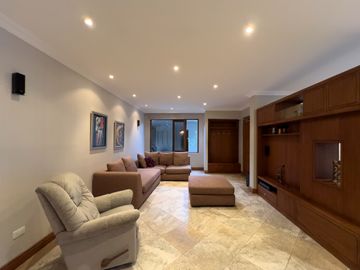 I3 CASA DE LUJO DE VENTA EN CUMBAYA