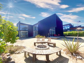 Pichilemu, Casa Moderna en Primera línea